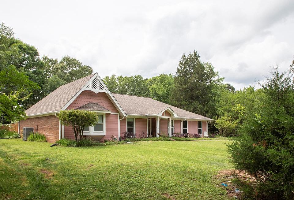 1st image of 416 Meadowlawn Dr
