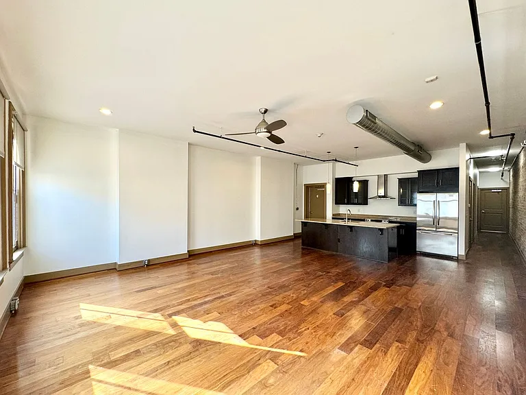 641 Walnut St Apartments — Photo 22