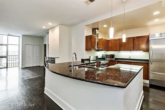 2nd image of 3125 N Lincoln Ave Unit 201