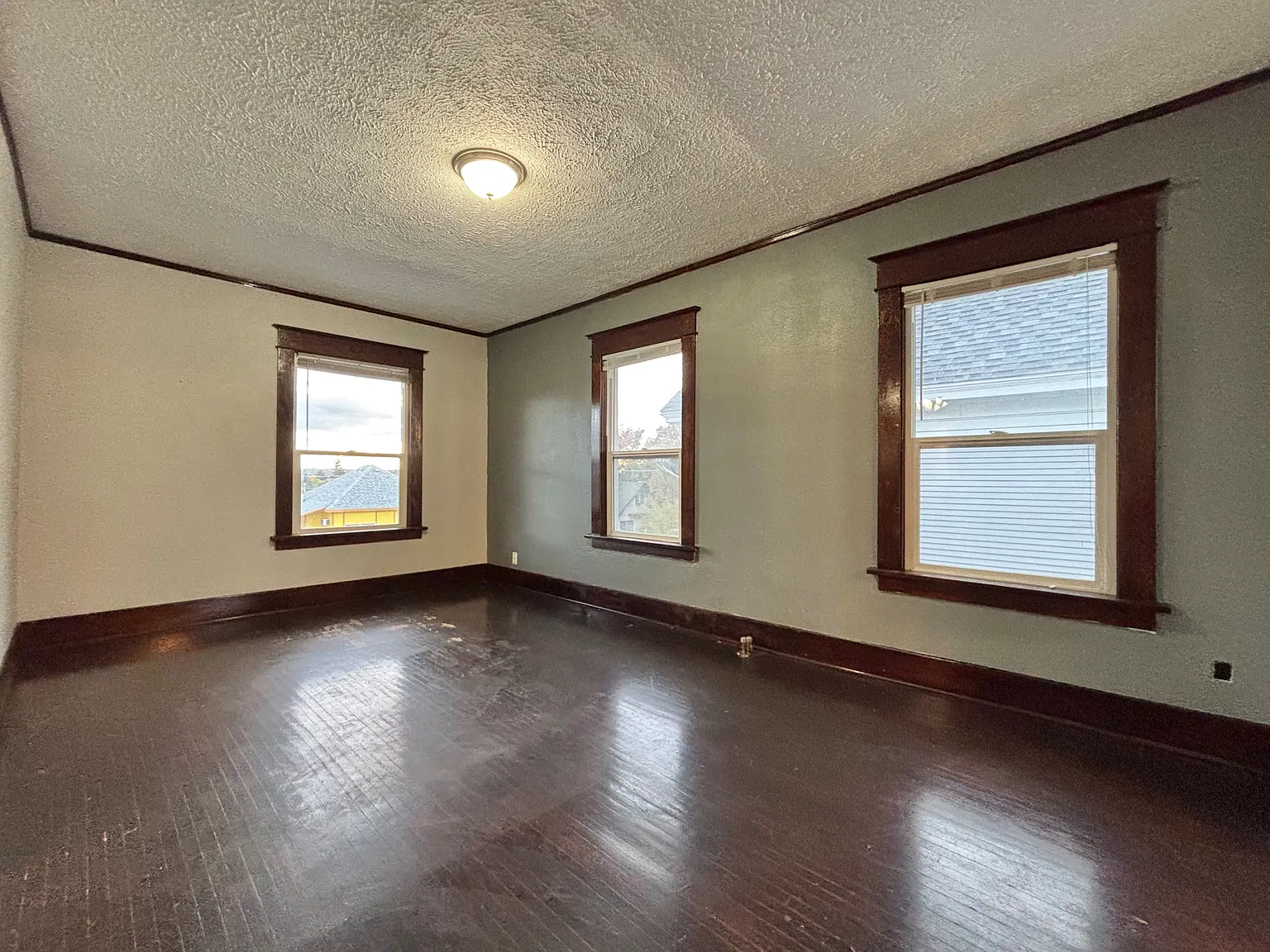 2 bed, 1000 sqft, $1,250 — Photo 2