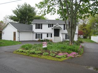 4 Goodrich Ave, Cromwell, CT 06416
