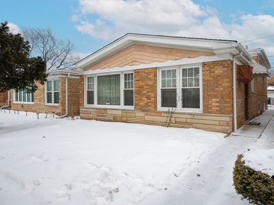 4211 W Devon Ave, Chicago, IL, 60646