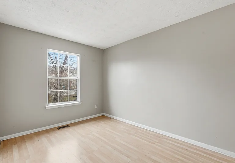 72 Chelmsford Ct — Photo 11