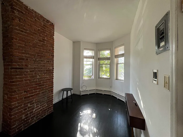 1810 Palisade Ave — Photo 6