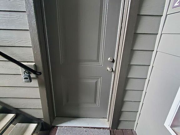 2nd image of 4245 Hawthorne Ave NE #201