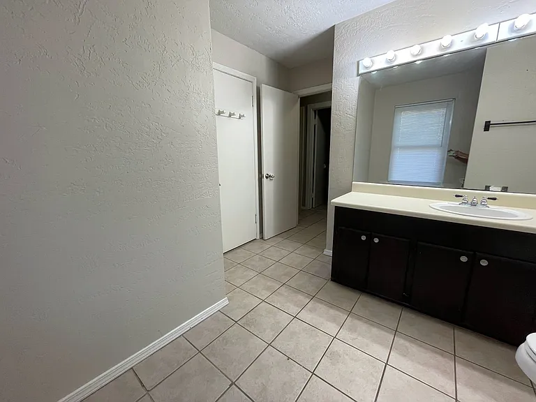 1807 Comanche St NW — Photo 28