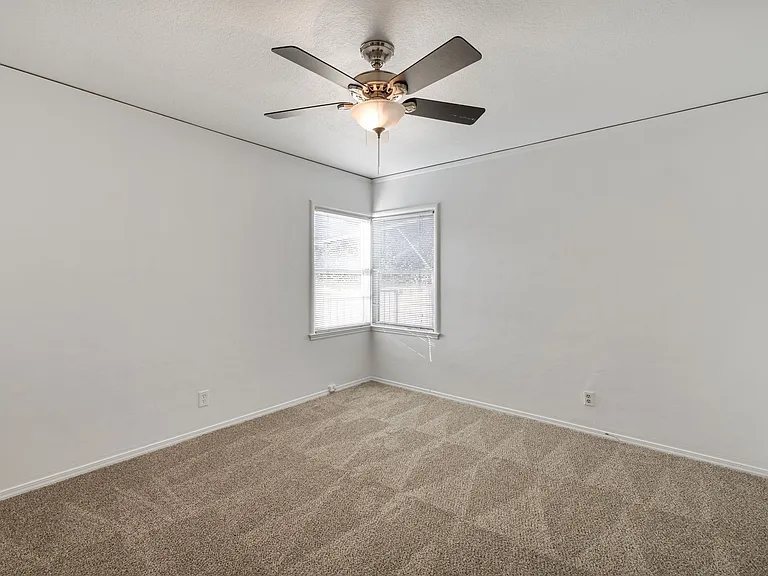 1427 N Arthur Ave — Photo 18