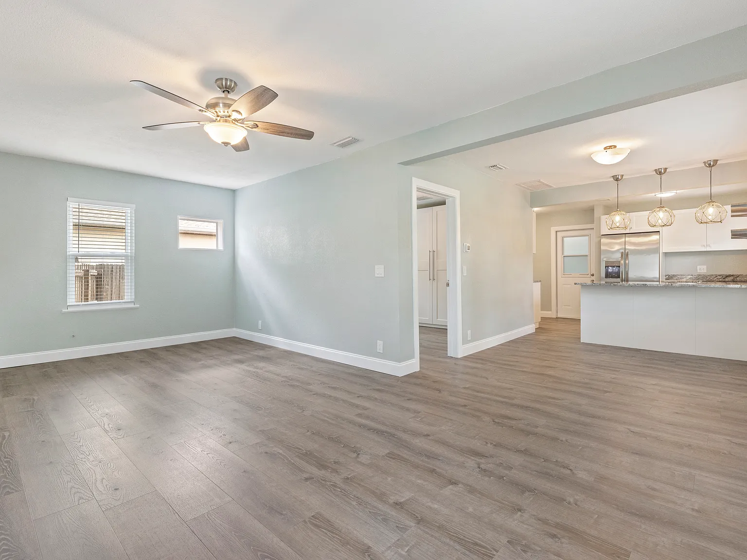 2 bed, 1576 sqft, $2,950 — Photo 4