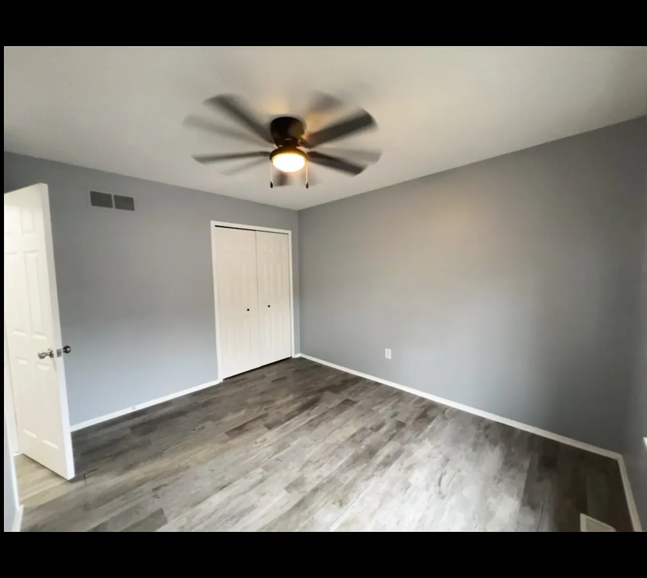 1150 Catalpa Dr — Photo 2