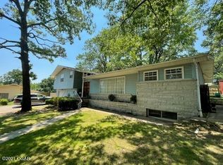 411 Crestwood Dr, Neosho, MO 64850