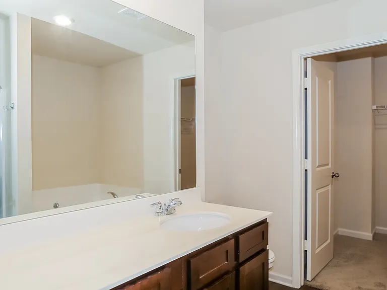 732 Fitzroy Dr — Photo 8