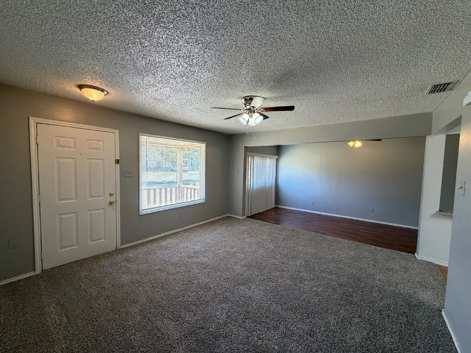 4 bed, 2.0 bath, 1371 sqft, $1,100 — Photo 2