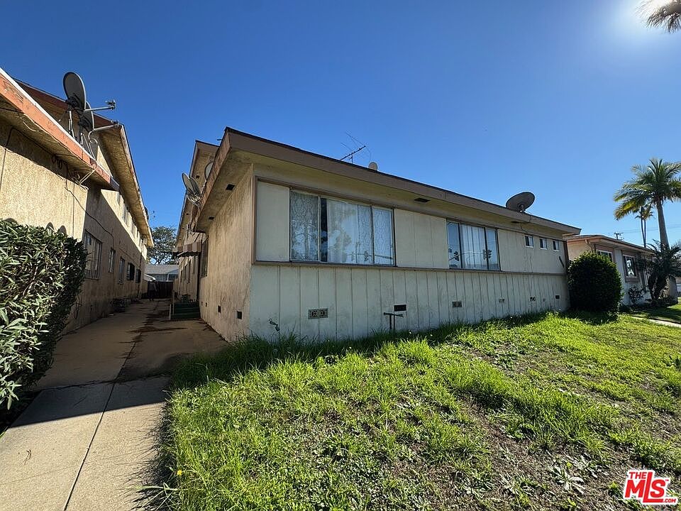 2nd image of 11126 Crenshaw Blvd