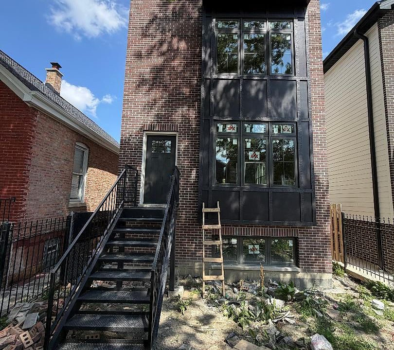 1st image of 643 N Trumbull Ave