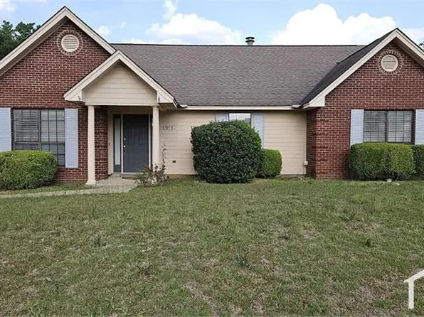 1210 Jamestown Dr, Prattville, AL 36067