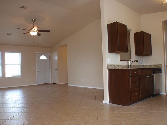 4th image of 418 English Elm Ln