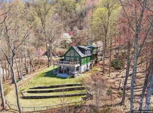 284 Robin Roost Rd, Maggie Valley, NC 28751