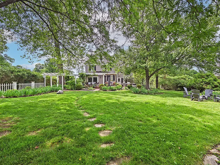 6900 Drake Rd — Photo 39