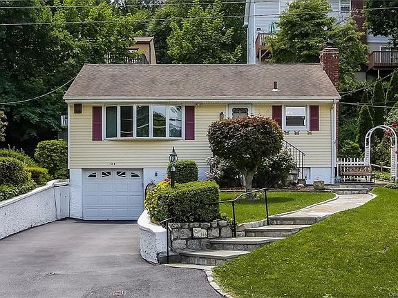 3rd image of 568 Ashford Ave
