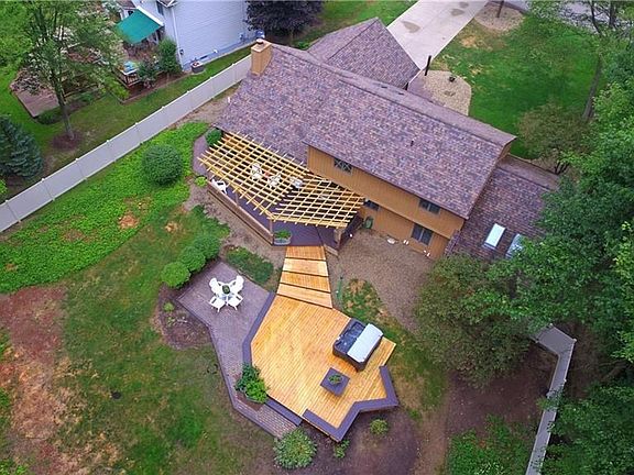 3rd image of 332 Avalon Dr SE