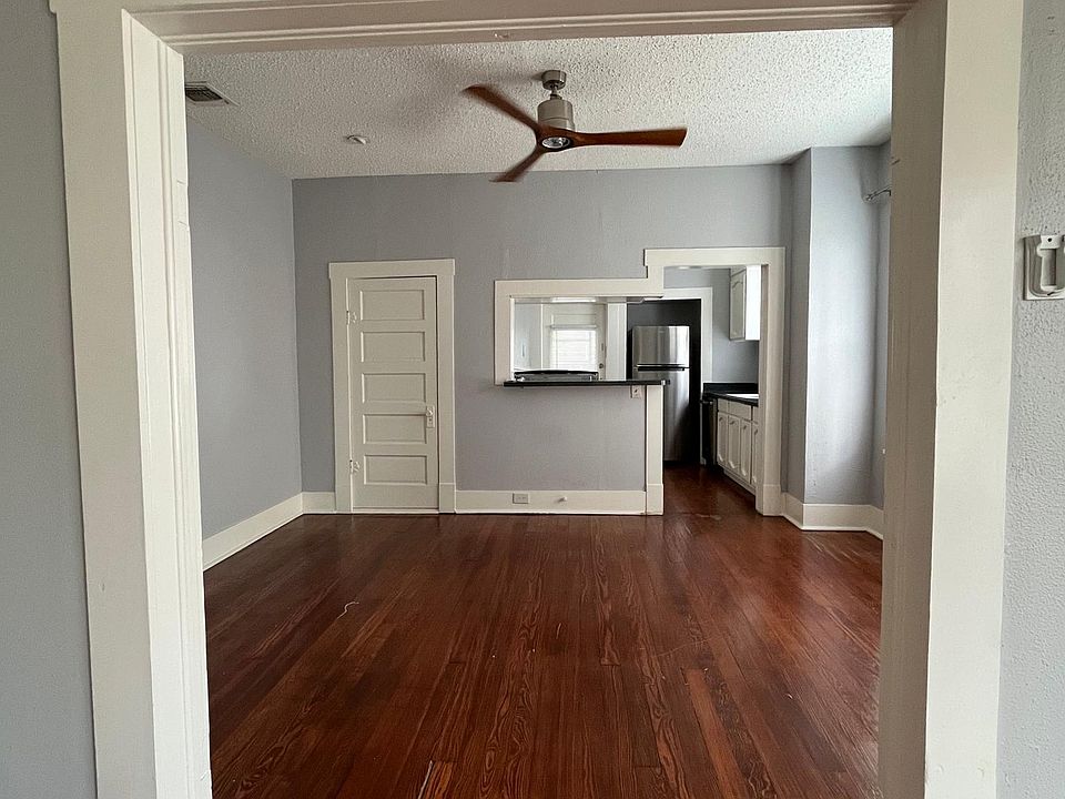 1st image of 143 E Woodlawn Ave