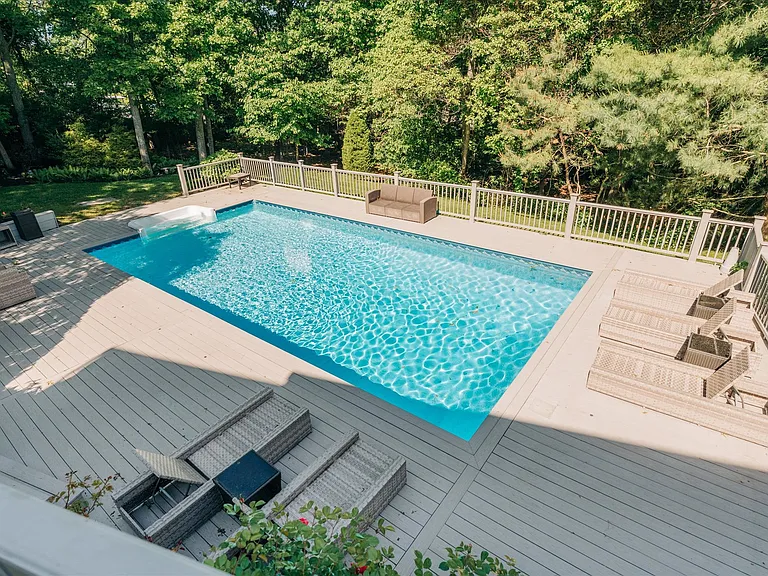 20 Stuart Ct — Photo 39