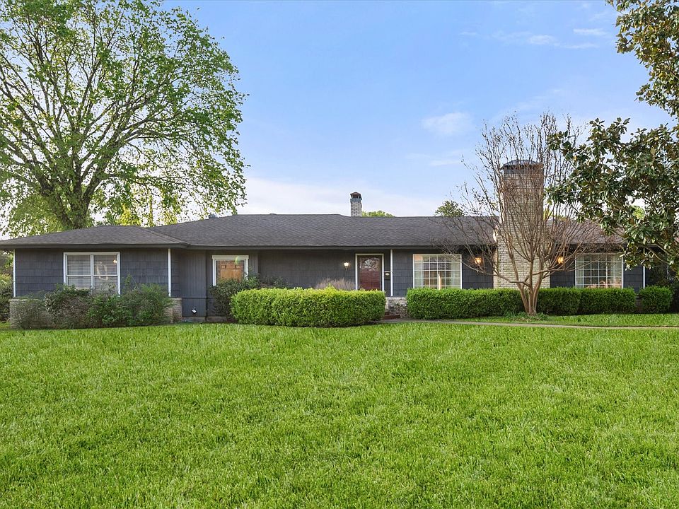 1st image of 1445 Oaklawn Dr
