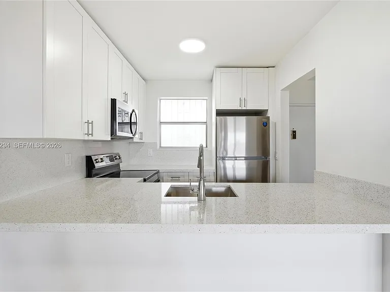2950 SW 3rd Ave #7F — Photo 3