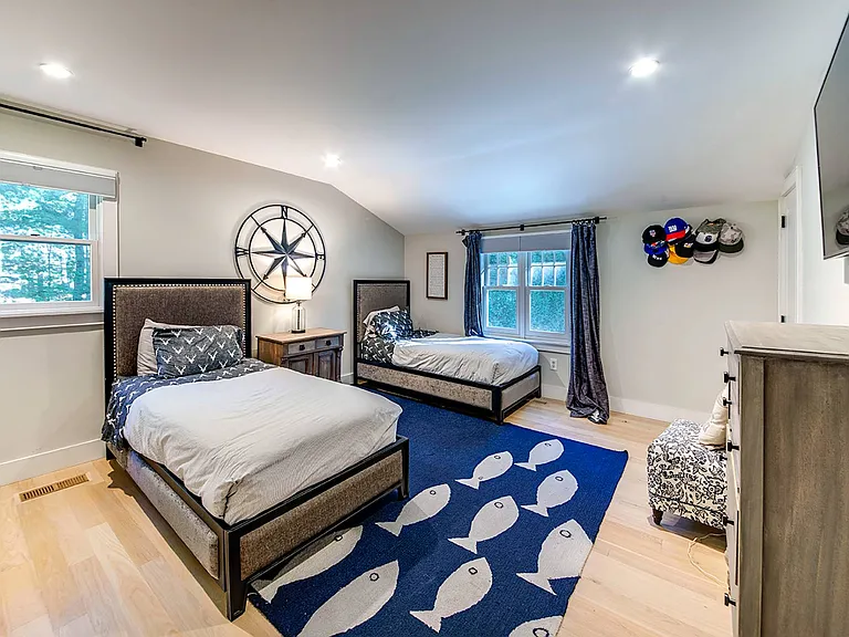 10 Villa Ave — Photo 16