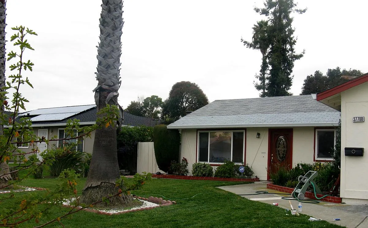 37788 Dahlia Dr photo 1