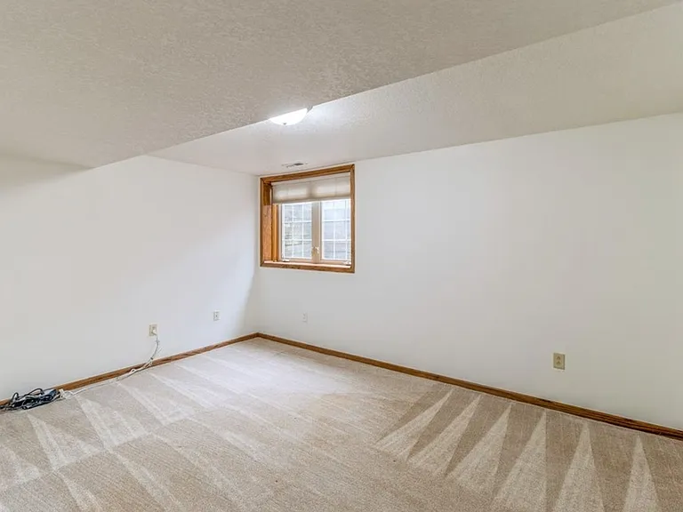 13585 Summit Dr — Photo 25