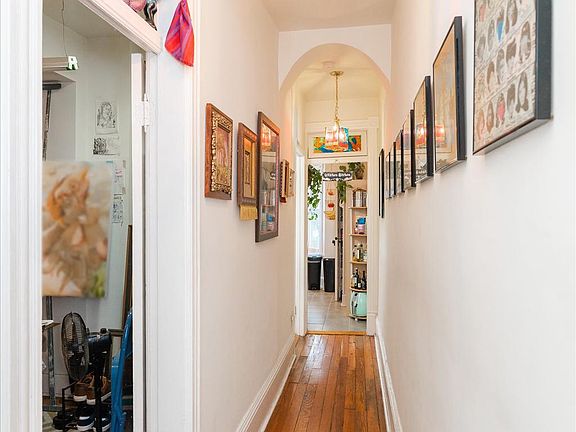 4th image of 226 N Potomac St #228