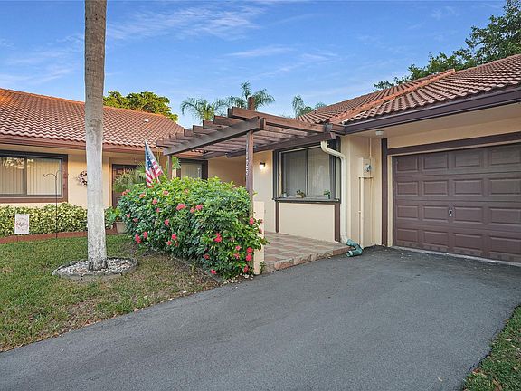 3rd image of 7025 Marlberry Lane #7025