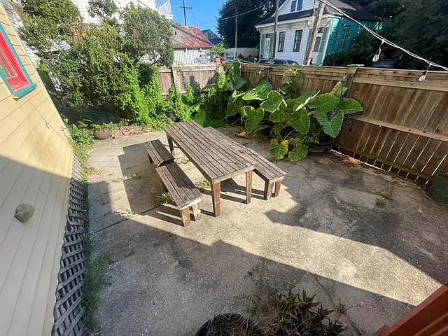 703 Louisa St — Photo 16