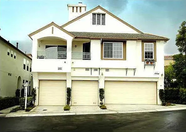 2 bed, 2.5 bath, 1108 sqft, $3,299 — Photo 3