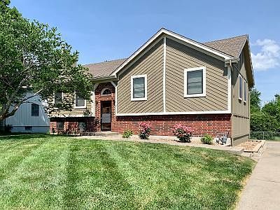 1st image of 615 SE Kristi Ln