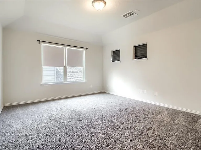 2813 Waterson St — Photo 22
