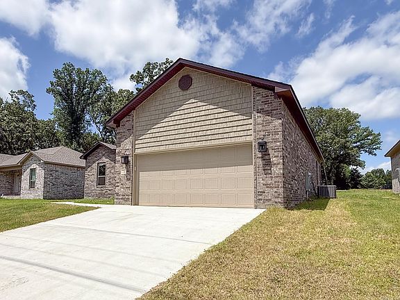 3rd image of 716 Moon Rd