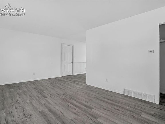 4th image of 6770 Goldfield Dr