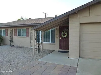 946 E Loma Vista Dr — Photo 1