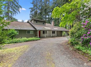 13945 Manzanita Rd NE, Bainbridge Island, WA 98110