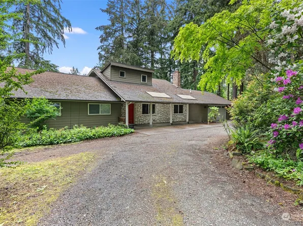 13945 Manzanita Road NE, Bainbridge Island, WA 98110