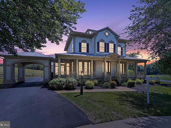 3rd image of 3582 Dell Ct