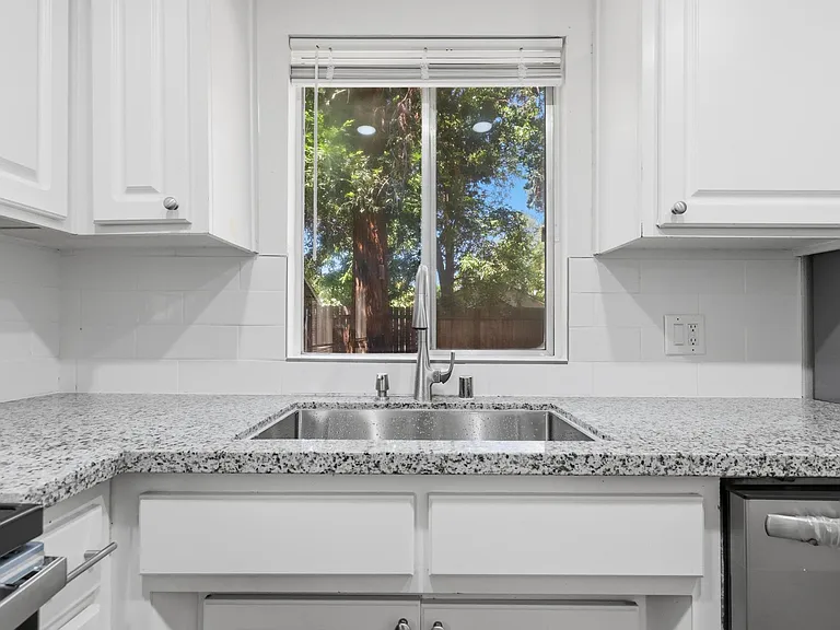 826 Orange St #826 — Photo 9