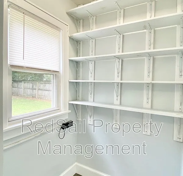 221 Cherry Ave — Photo 13
