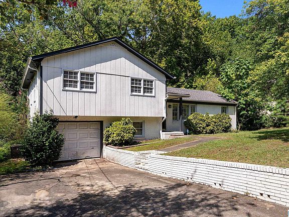 3rd image of 913 Redstone Ln