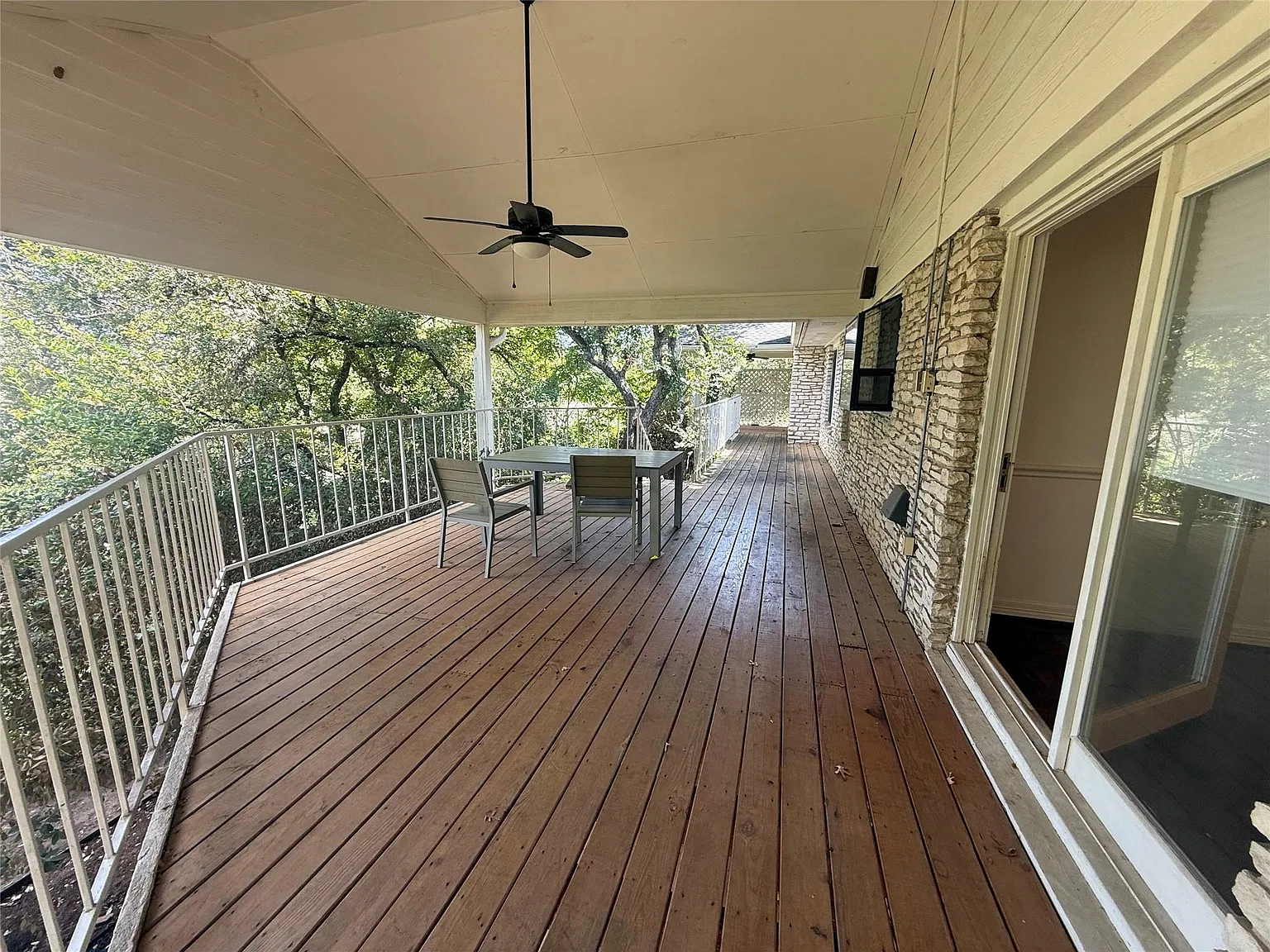 5 bed, 4.0 bath, 3292 sqft, $6,500 — Photo 3