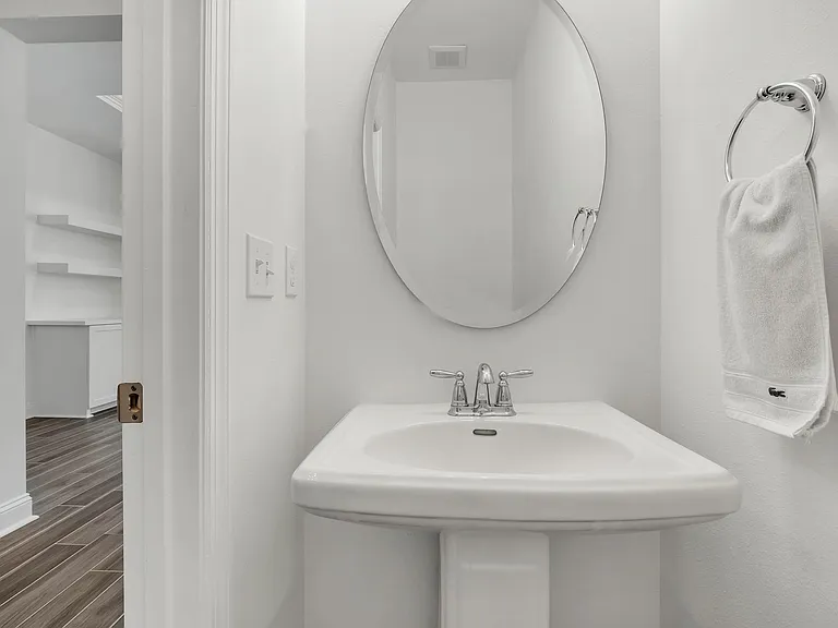 251 Bienville Pl — Photo 6