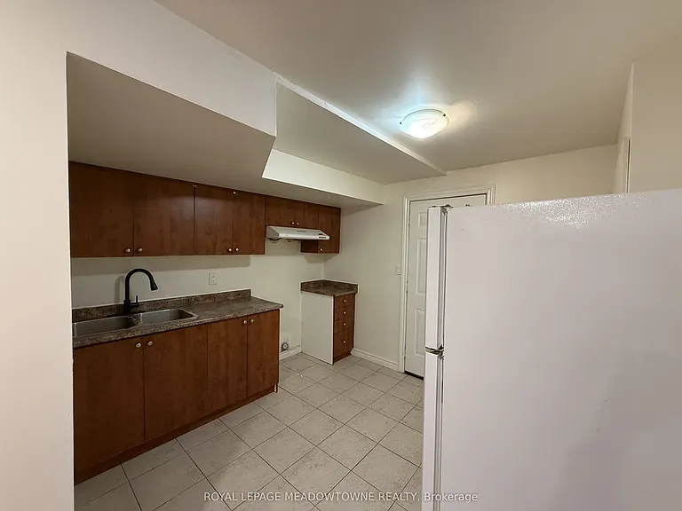 45 Bleasdale Ave — Photo 6