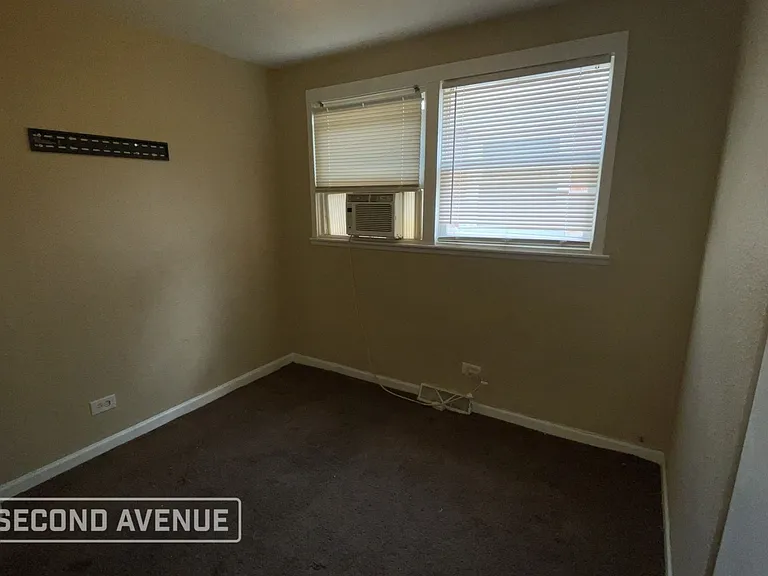 9345 S Burnside Ave — Photo 5